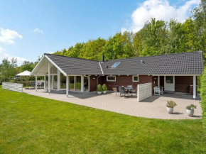 Holiday Home Tialda - 1-3km from the sea by Interhome, Bogø By
